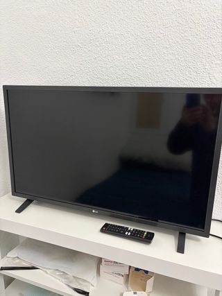 LG TV Negra LQ 32 pulgadas