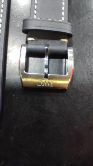 Cinturino IWC in pelle nera da 20mm con fibbia dorata