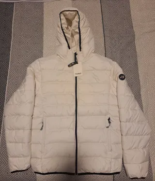 abrigo pull y bear sin estrenar