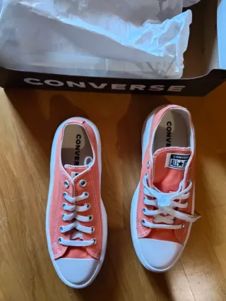 Zapatillas Converse Naranja y Blanco