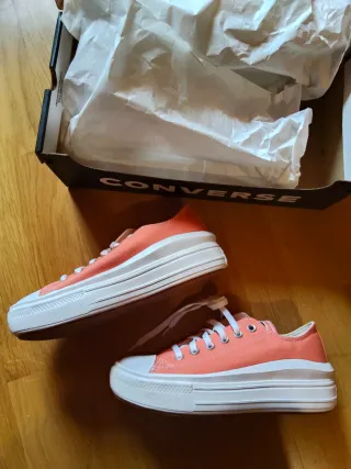 Zapatillas Converse Naranja y Blanco