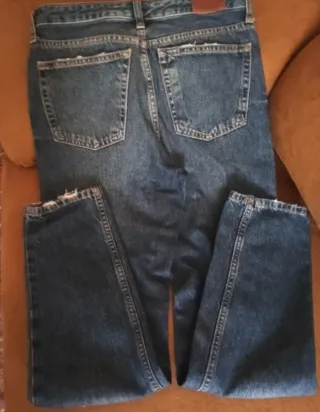 2 Vaqueros Hollister y Mango