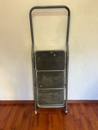 Escalera 3 peldaños plegable