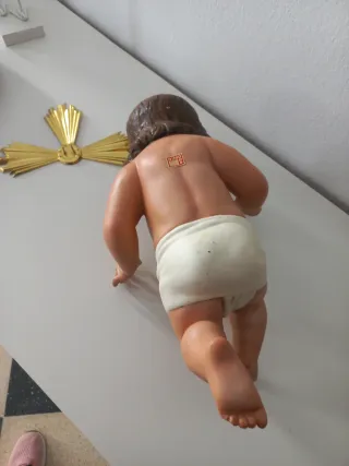 Niño Jesús de 46 cm con aureola dorada