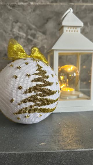 Sfera decorativa fatta a mano