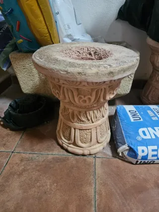 Macetero de piedra y terracota
