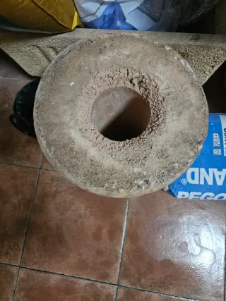 Macetero de piedra y terracota