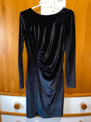 Vestido Terciopelo Negro con Diamantes/tachuelas