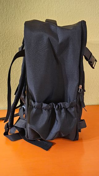 Mochila de viaje negra