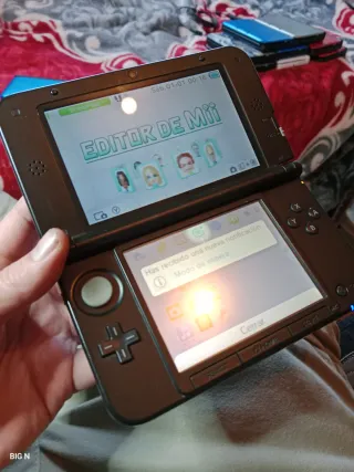 Nintendo 3DS XL Nero/Blu con caricatore e stilo