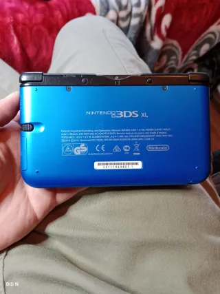 Nintendo 3DS XL Nero/Blu con caricatore e stilo