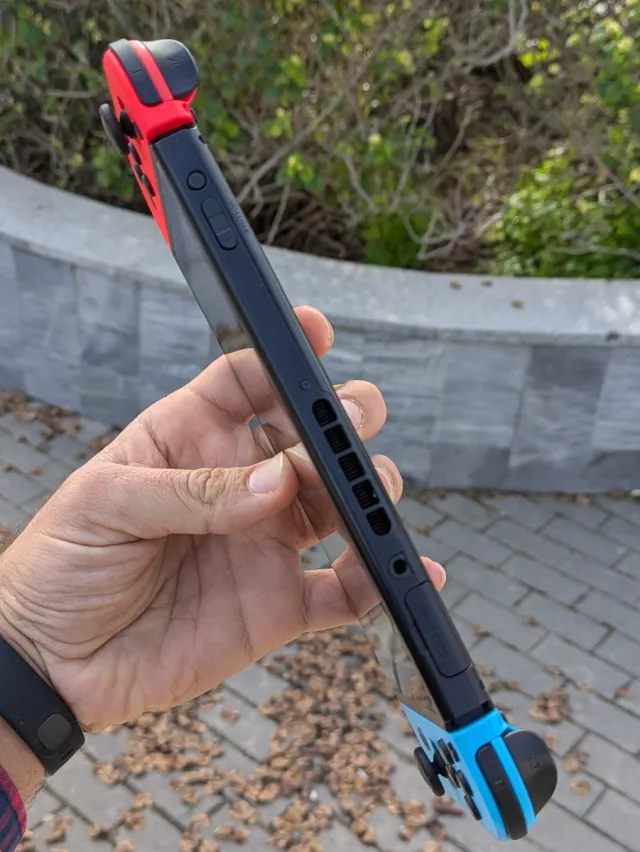 Nintendo Switch Completa Azul y Rojo con funda