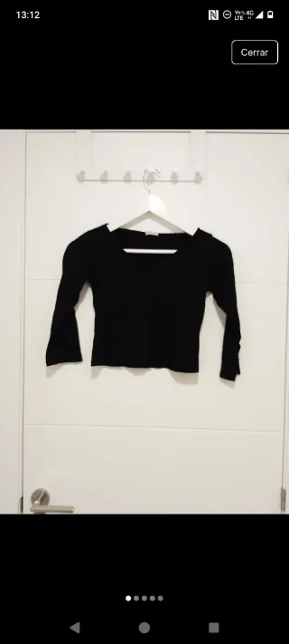 Jersey crop cuello pico negro finito