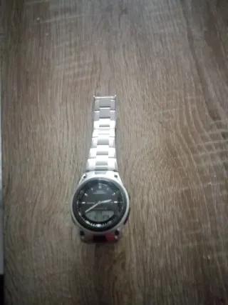 Reloj Casio Hombre Negro y Plateado