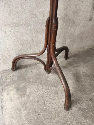 Perchero Thonet de madera