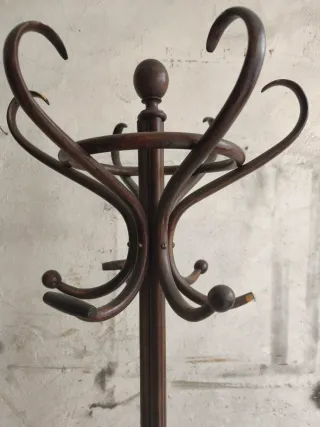 Perchero Thonet de madera