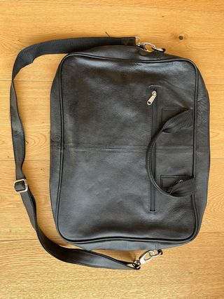 Bolso de piel negro