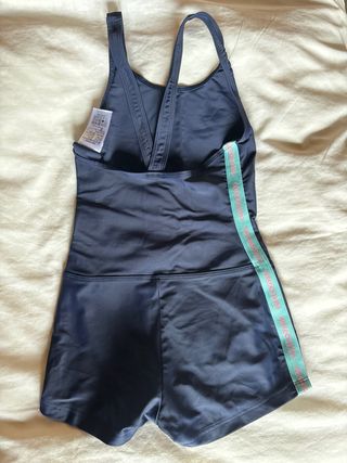 Bañador short niña T10-11 años 141-148cm 1puesta