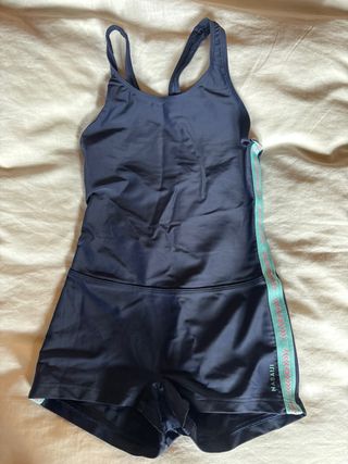 Bañador short niña T10-11 años 141-148cm 1puesta