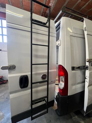 Escalera para furgoneta