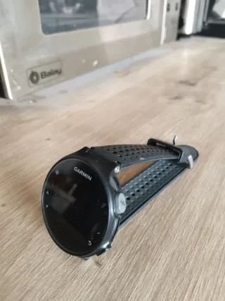 Reloj Deportivo Garmin Negro modelo Forerunner235