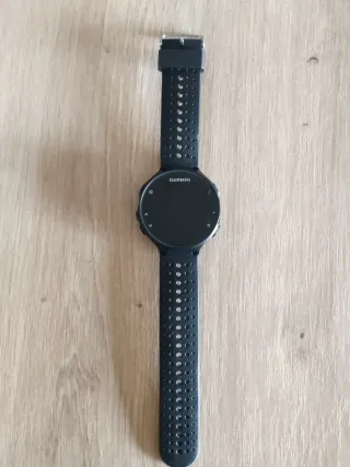 Reloj Deportivo Garmin Negro modelo Forerunner235