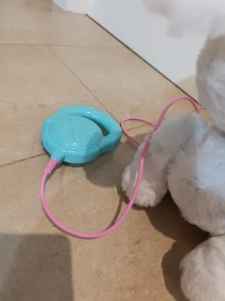 Perrito interactivo que baila y se mueve