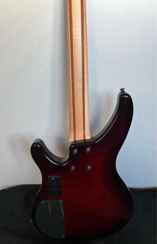 Bajo Yamaha TRBX604FM Dark Red Burst