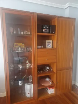 Mueble de salón madera y cristal