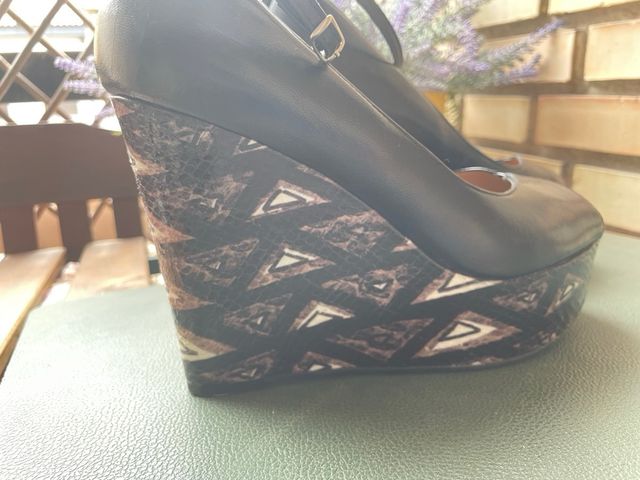 Cuñas Nine West Negro y Multicolor