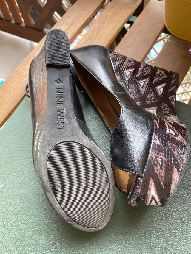 Cuñas Nine West Negro y Multicolor