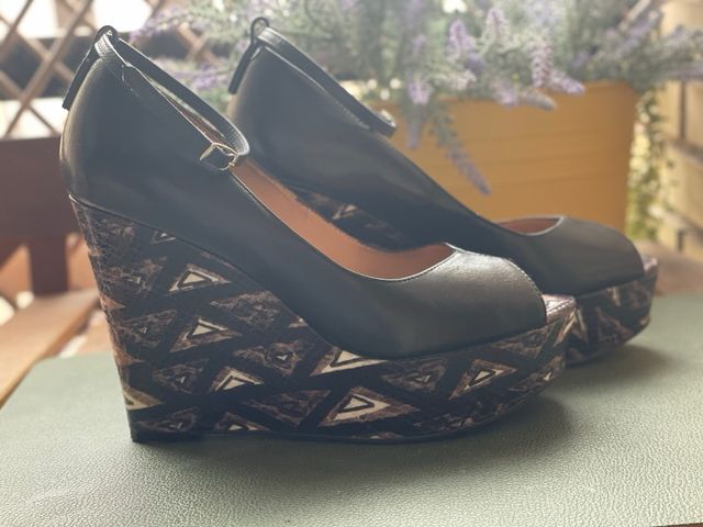 Cuñas Nine West Negro y Multicolor