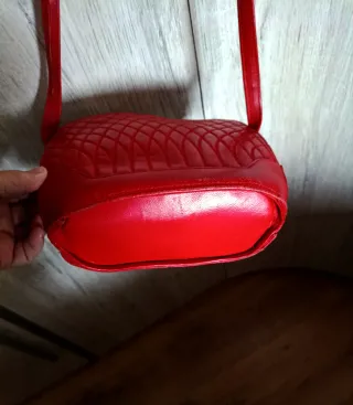Bolso bandolera rojo acolchado