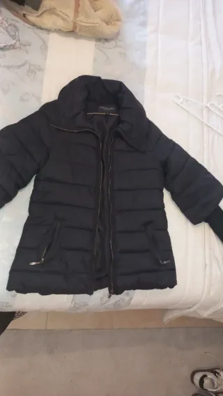 Cazadora acolchada negra mujer