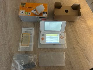 Nintendo New 2DS XL Blanca y Naranja