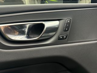 VOLVO XC60 2023 PLUS DARK