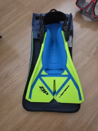 Equipo de buceo: máscara, tubo y aletas