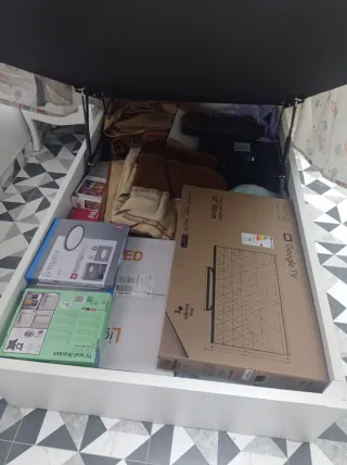 Canapé nuevo con colchón 150€