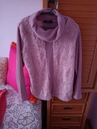 Jersey mujer cuello vuelto rosa con pelo