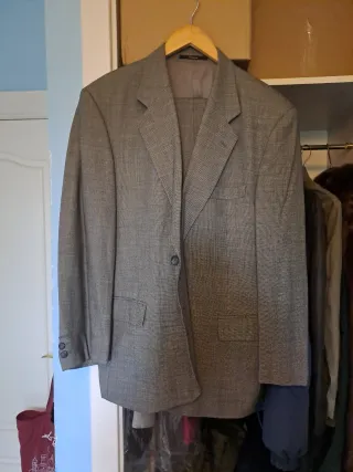Traje de chaqueta gris de caballero