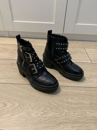 Botines negros Stradivarius 36