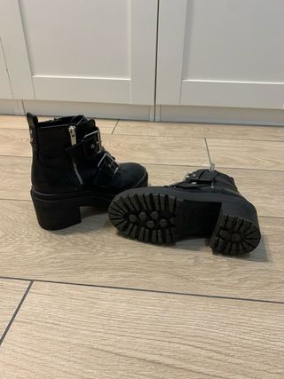 Botines negros Stradivarius 36