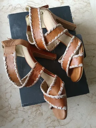 Sandalias Mango Touch tacón marrón talla 41