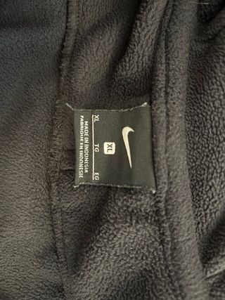 Chaqueta Nike FC con capucha