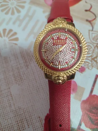 Reloj Versus Versace Dorado y Rojo