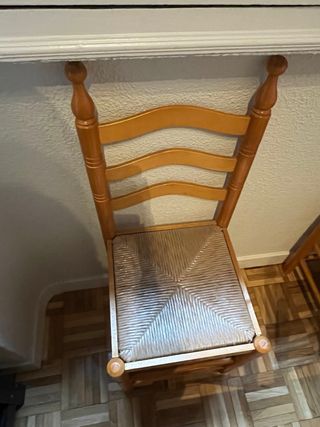 Sillas de comedor de madera y ratán