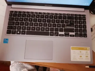 Portatile ASUS Vivobook Argento