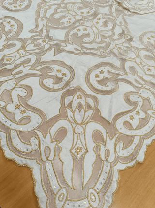 Manteleta fallera seda salv. beig oro y lent. 92cm
