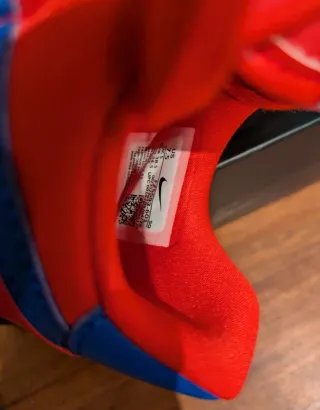 Nike Rojos y Azules Talla 37.5