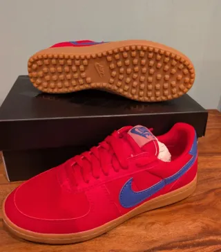 Nike Rojos y Azules Talla 37.5